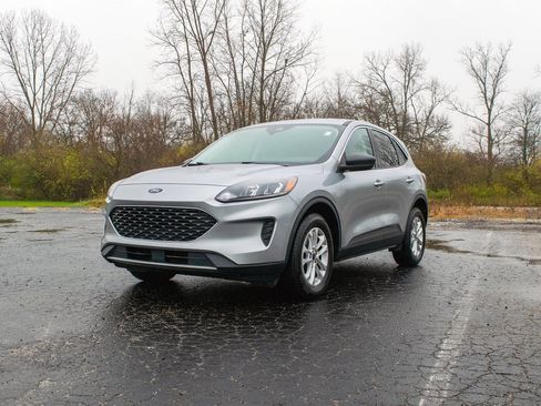Used 2022 Ford Escape SE w/ Cold Weather Package image 9