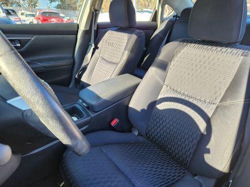 Used 2017 Nissan Altima 2.5 SV image 8