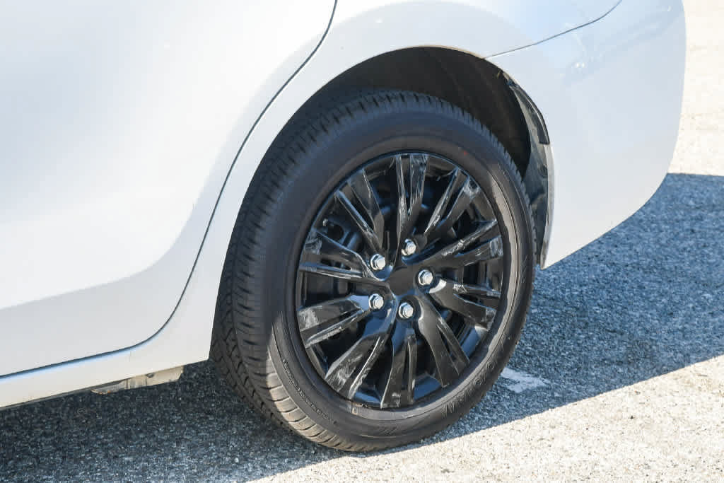 Used 2018 Toyota Corolla LE FWD image 11