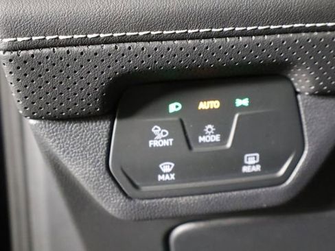 Used 2026 Volkswagen Atlas SE FWD image 22
