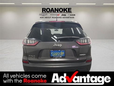 Used 2019 Jeep Cherokee Latitude Plus w/ Comfort/Convenience Group image 9