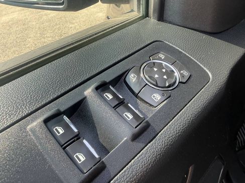 Used 2015 Ford F150 Lariat w/ Equipment Group 502A Luxury AWD/4WD image 27