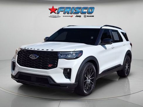 Used 2025 Ford Explorer ST AWD/4WD image 3
