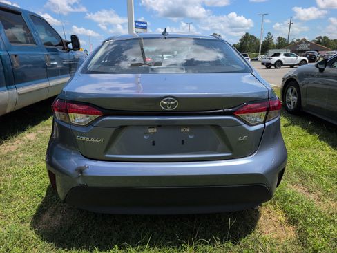 Used 2025 Toyota Corolla LE FWD image 3