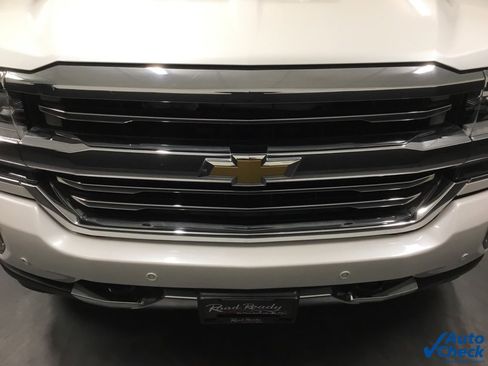 Used 2017 Chevrolet Silverado 1500 High Country image 24