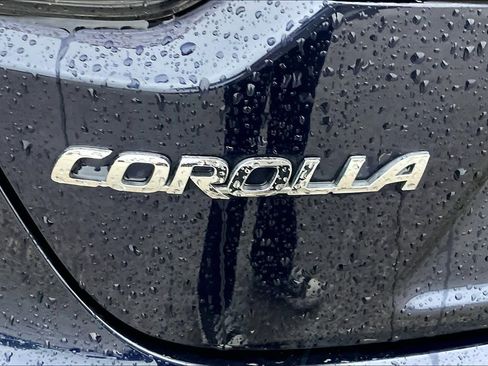 Used 2025 Toyota Corolla LE FWD image 30