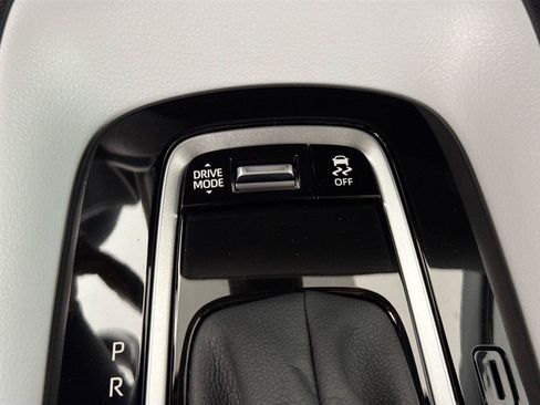 Certified 2025 Toyota Corolla SE w/ Convenience Package FWD image 34
