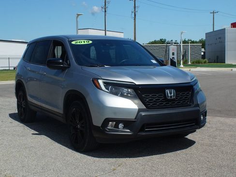 Used 2019 Honda Passport Sport image 2
