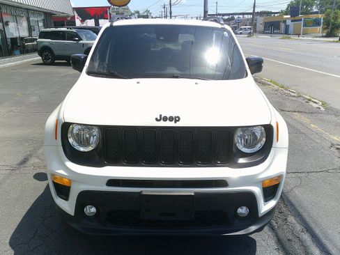 Used 2022 Jeep Renegade Altitude w/ Convenience Group AWD/4WD image 9