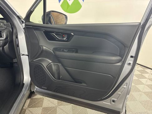 Certified 2025 Subaru Forester Limited image 32