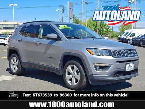 Used 2019 Jeep Compass Latitude w/ Popular Equipment Group AWD/4WD image 1