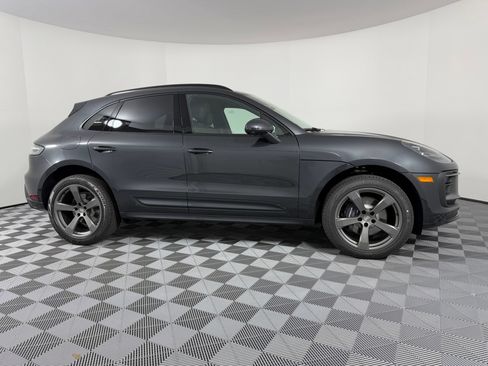 Certified 2026 Porsche Macan AWD/4WD image 8