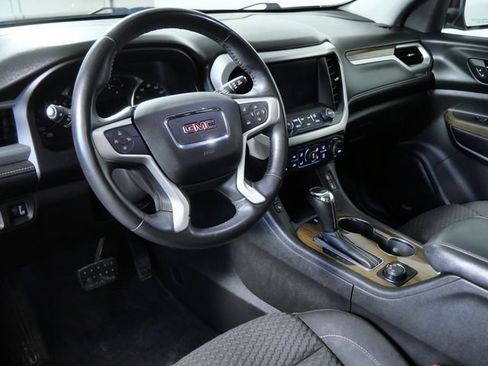 Used 2017 GMC Acadia SLE w/ Driver Alert Package I AWD/4WD image 3