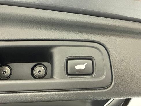 Used 2019 Honda Pilot Touring image 12