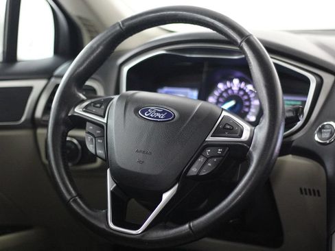 Used 2018 Ford Fusion SE w/ Equipment Group 602A FWD image 11