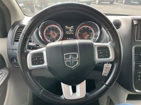 Used 2016 Dodge Grand Caravan SXT w/ Rear Park Assist Package image 41