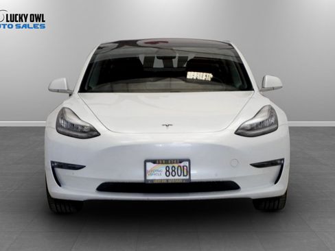 Used 2018 Tesla Model 3 Mid Range RWD image 2