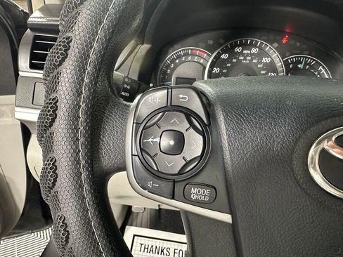 Used 2013 Toyota Camry LE FWD image 20