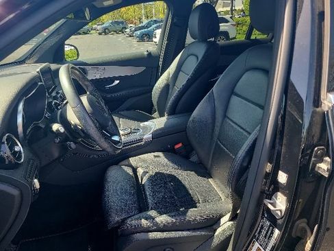 Used 2019 Mercedes-Benz GLC 300 4MATIC image 5