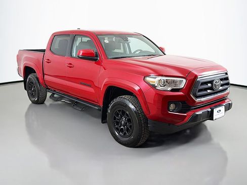 Used 2022 Toyota Tacoma SR5 AWD/4WD image 2
