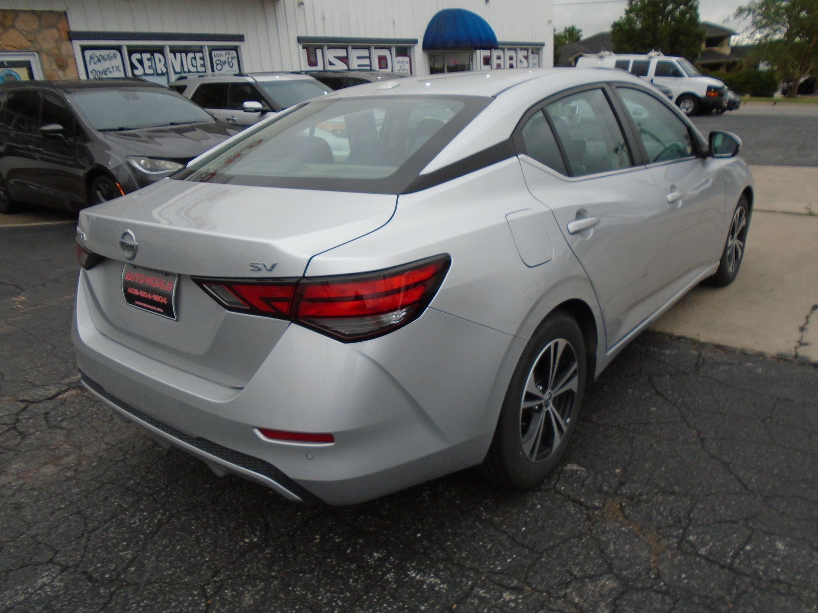 Used 2022 Nissan Sentra SV FWD image 2