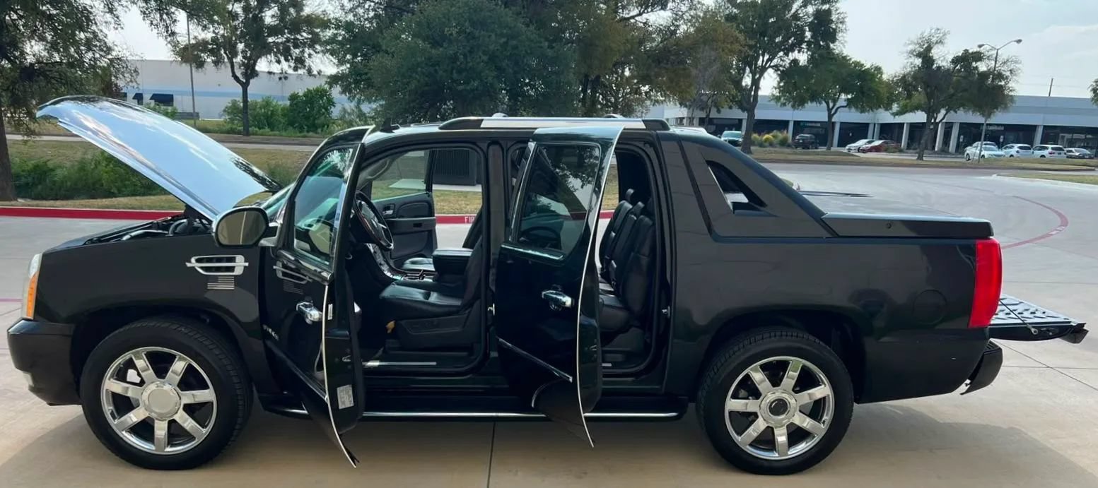 Used 2007 Cadillac Escalade EXT w/ Information Package AWD/4WD image 15