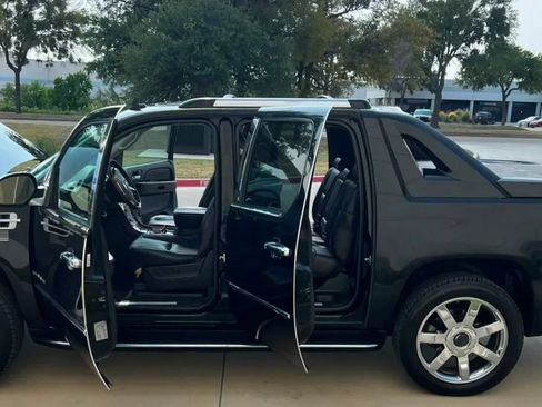 Used 2007 Cadillac Escalade EXT w/ Information Package AWD/4WD image 15