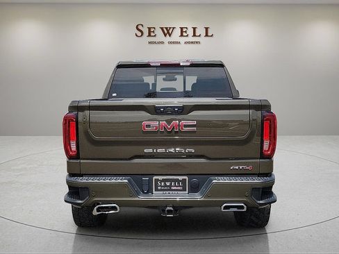 Used 2024 GMC Sierra 1500 AT4 w/ AT4 Premium Package AWD/4WD image 4