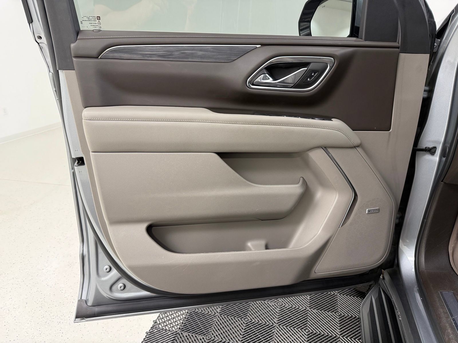 Used 2023 GMC Yukon SLT RWD image 14