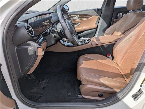 Used 2019 Mercedes-Benz E 300 4MATIC image 16