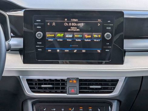 Certified 2026 Volkswagen Taos SE FWD image 19