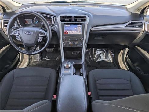 Used 2019 Ford Fusion SE image 16