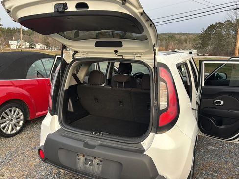 Used 2016 Kia Soul image 11