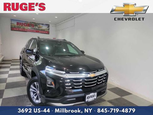 Used 2025 Chevrolet Equinox LT w/ Convenience Package II AWD/4WD image 1