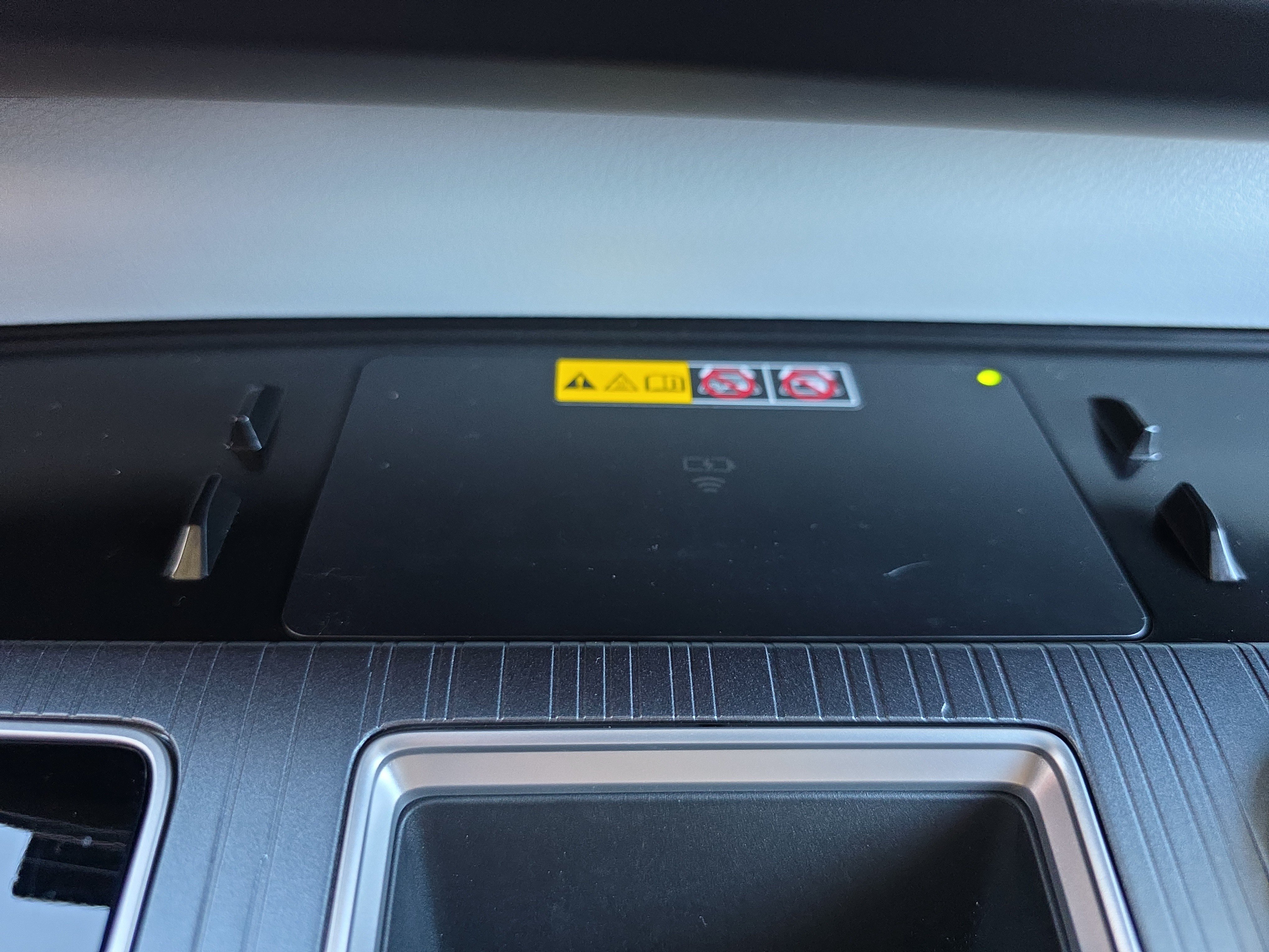 Used 2025 Toyota Sienna LE AWD/4WD image 24