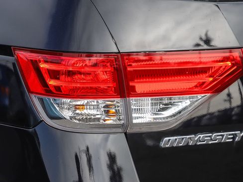 Used 2016 Honda Odyssey Touring image 9