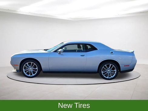 Used 2022 Dodge Challenger GT image 4