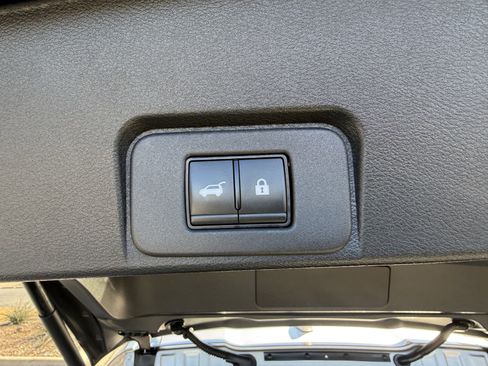 Used 2026 Nissan Rogue Platinum w/ Platinum Premium Package image 10