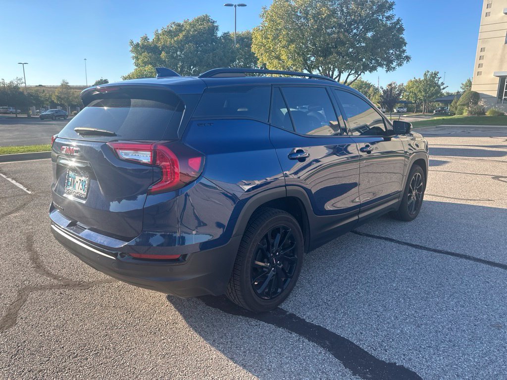 Used 2023 GMC Terrain SLT w/ Tech Package FWD image 5
