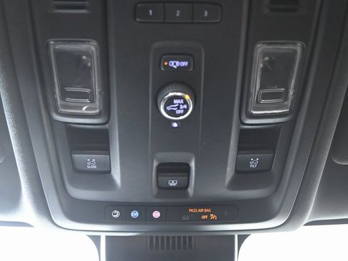 Used 2023 GMC Yukon SLT image 35