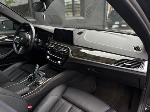 Used 2019 BMW 530i xDrive w/ M Sport Package image 49