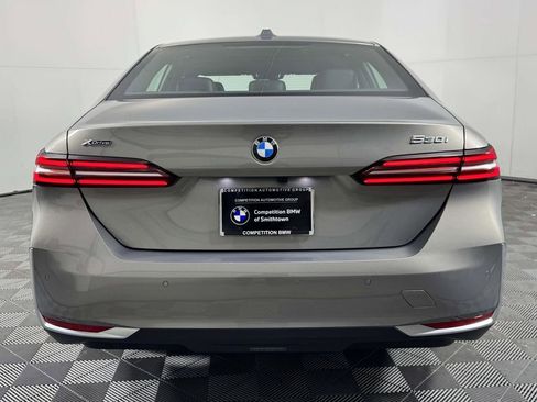 Used 2025 BMW 530i xDrive 530i xDrive w/ Premium Package image 9