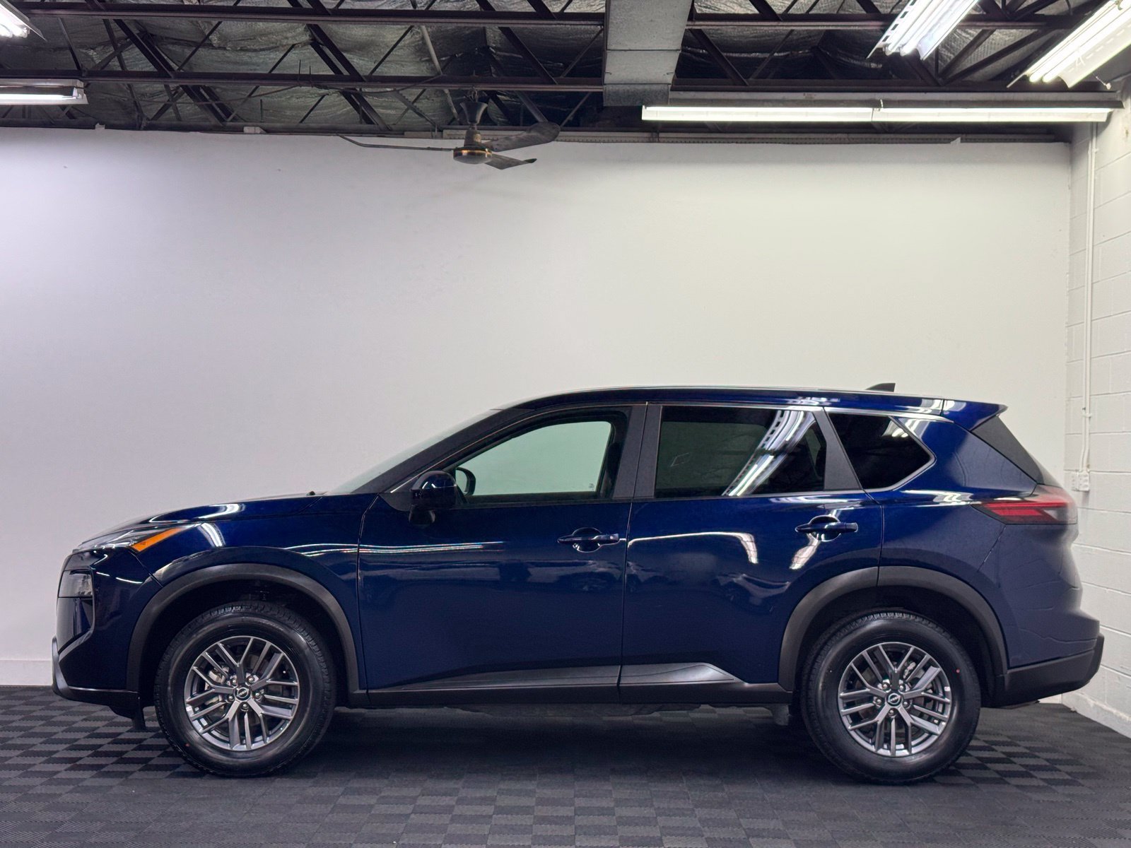 Certified 2026 Nissan Rogue SV AWD/4WD image 4