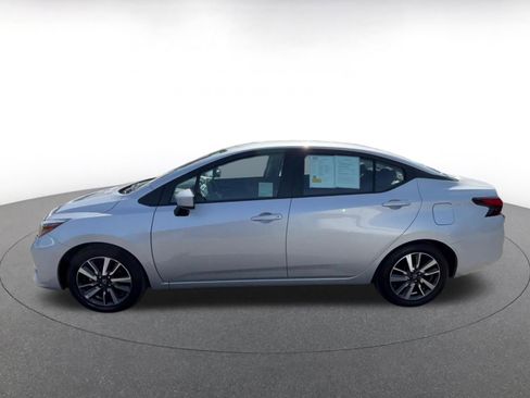 Used 2025 Nissan Versa SV FWD image 9