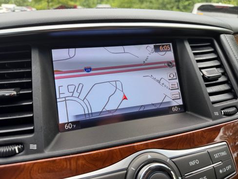 Used 2016 INFINITI QX80 4WD w/ Deluxe Technology Package image 24