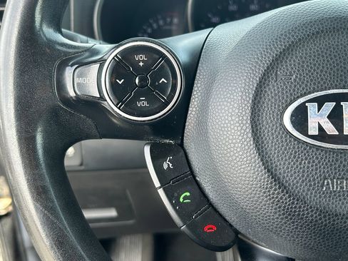 Used 2017 Kia Soul + FWD image 18