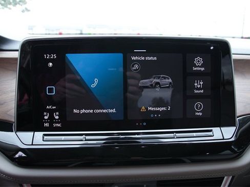 Certified 2025 Volkswagen Atlas SE image 19