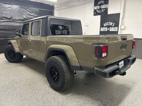 Used 2020 Jeep Gladiator Sport w/ Technology Group image 4