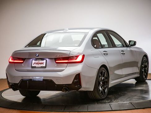 Used 2026 BMW 330i Sedan w/ M Sport Package RWD image 5