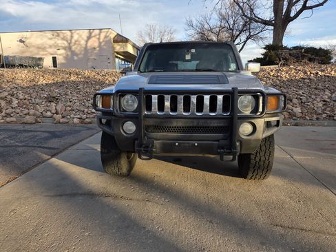 Used 2006 HUMMER H3 Luxury image 2